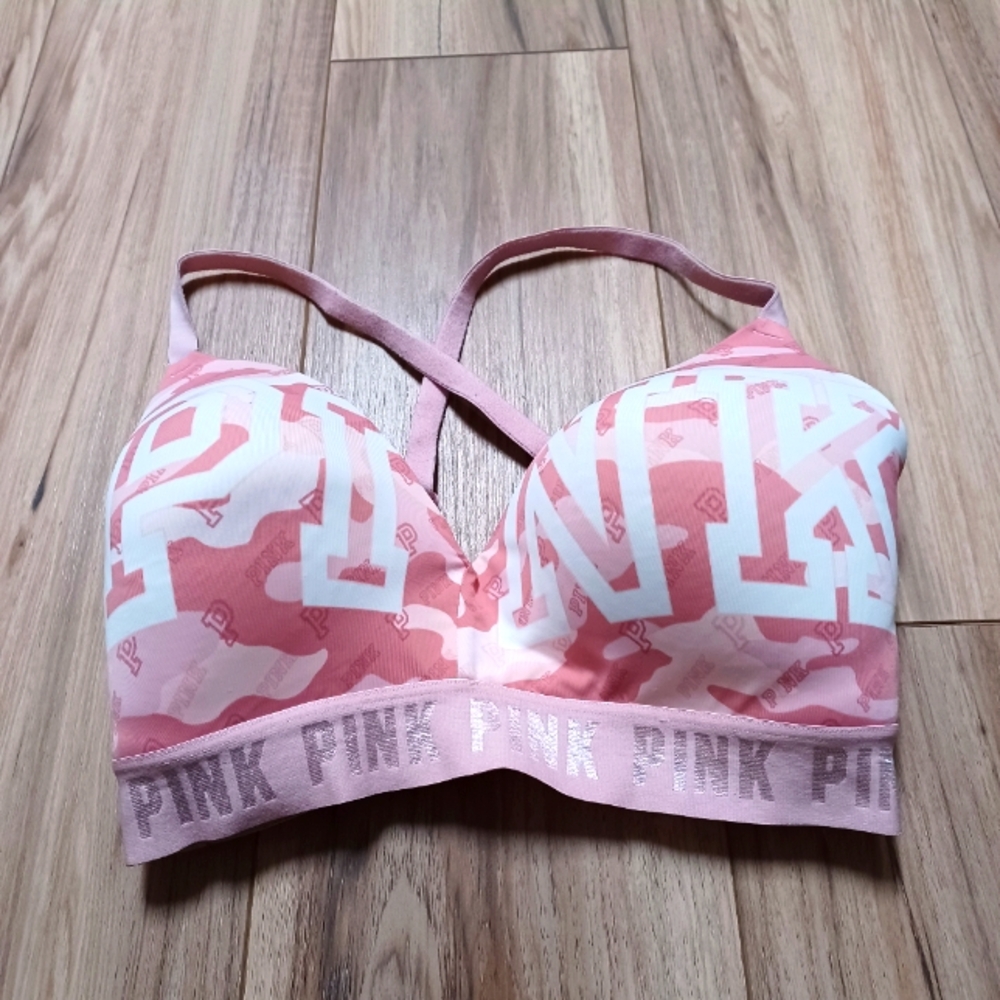 Pink wireless t-shirt bra in pink camo. Size 34DDD.